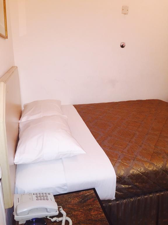 Gold Plaza Guest House Дубай Номер фото